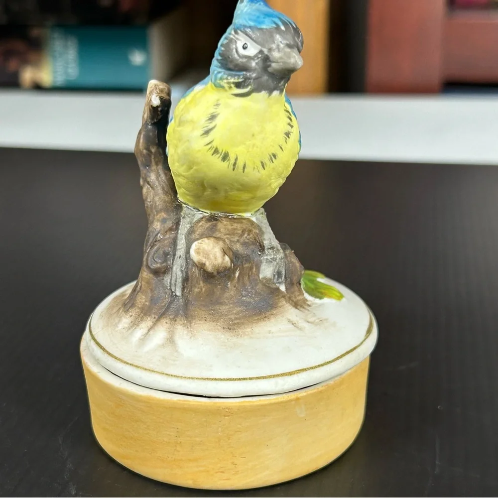 Vintage‎ Handpainted Ceramic Songbird Trinket Box